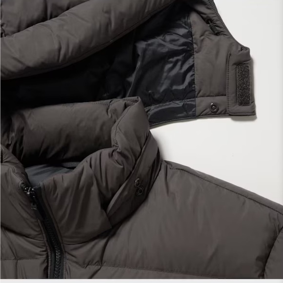 Uniqlo Men’s XL Powder Soft Down Puffer Jacket Black Hooded Like New - Picture 5 of 17